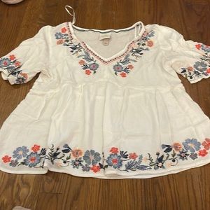 Stitched flower flowy top